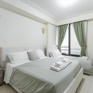 Visconti Apartment. Roma